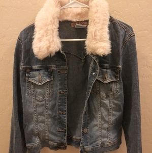 Denim Jacket with fake fur